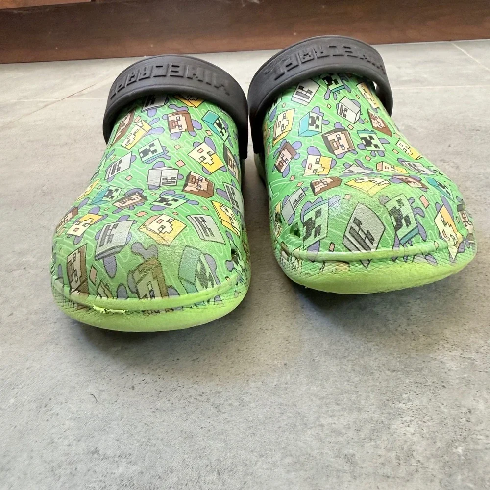Minecraft Clogs Kids Size 3 Green Good Condition Character Print Slip On Shoes